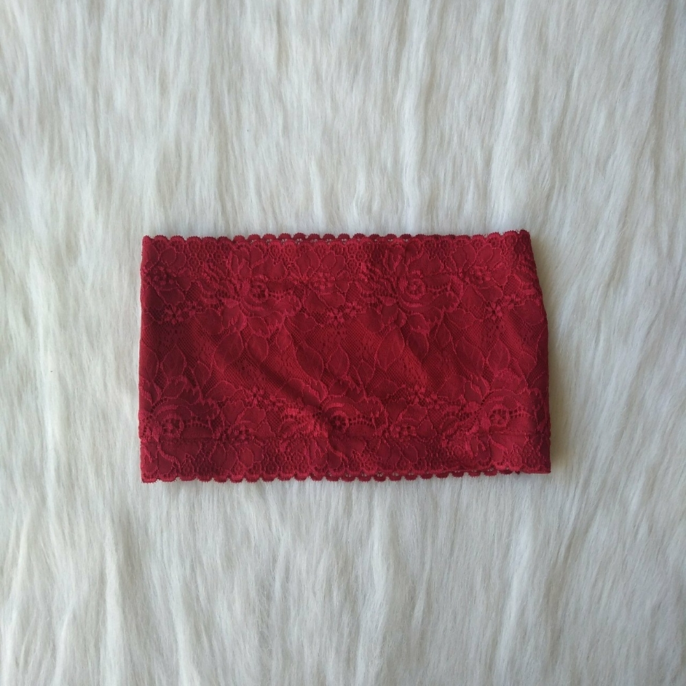 Red lace bandeau 🏵️